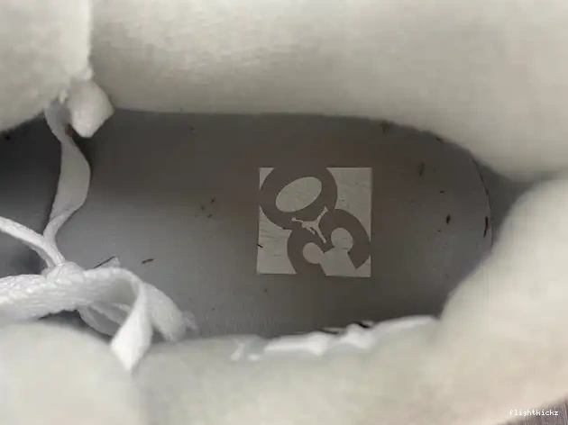 705333-105 Laser Retro 4 Anniversary Jordan 30th 0505
